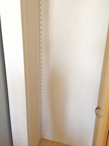 DIY初心者向けアーネストワン ハンガーパイプ付き金具1セットと棚受け金具5組