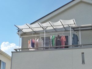 Diy ベランダ 屋根 ベランダに後付けで屋根をつける際の価格の相場とDIY法