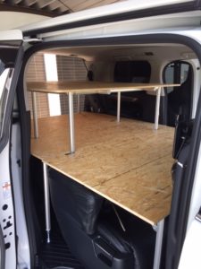 共同DIY)アルファードに車中泊用2段ベッドを自作 | フレームDIYラボ